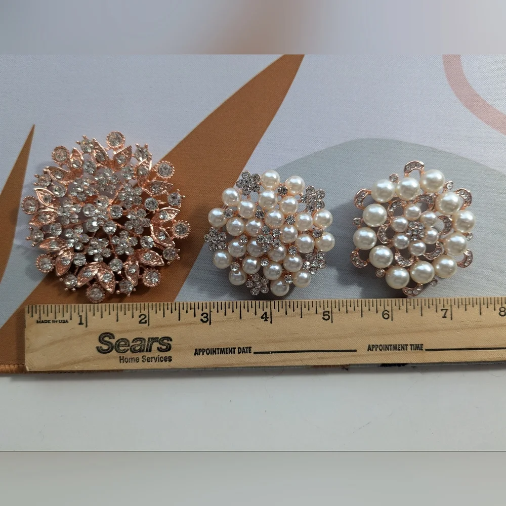 Set of 10 Brooches/Pins